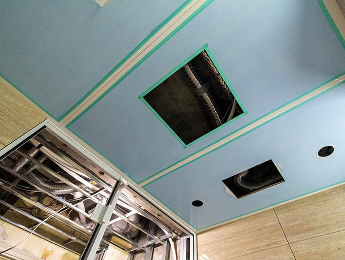 オーダーユニットバスの組み立て