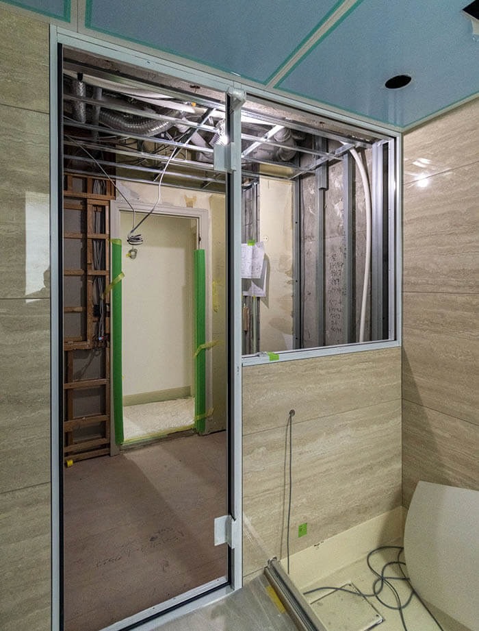 オーダーユニットバスの組み立て