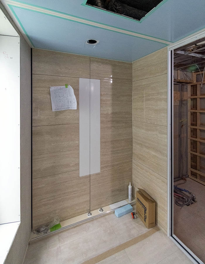 オーダーユニットバスの組み立て