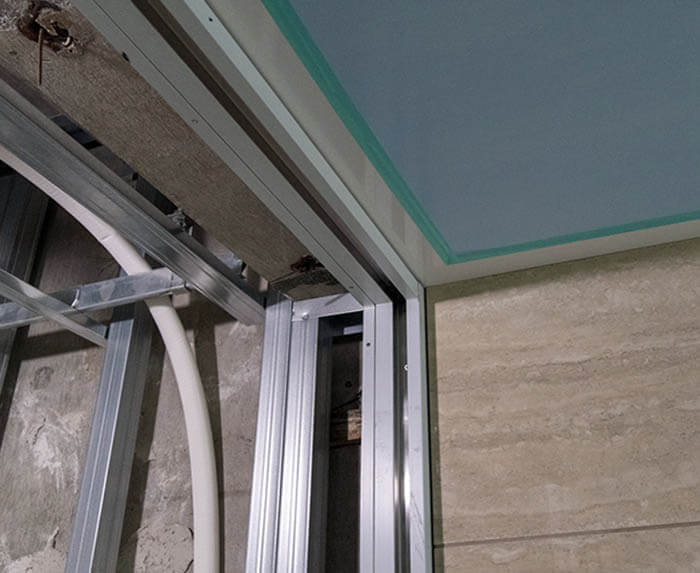 オーダーユニットバスの組み立て