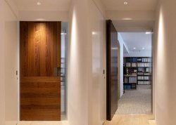 後付け可能なフロアヒンジ金物_フリッツユルゲンス